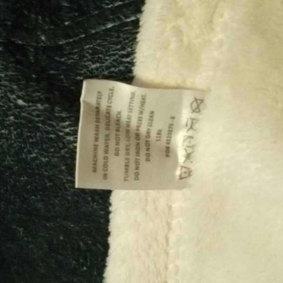 Blanket - Picture 3 of 4